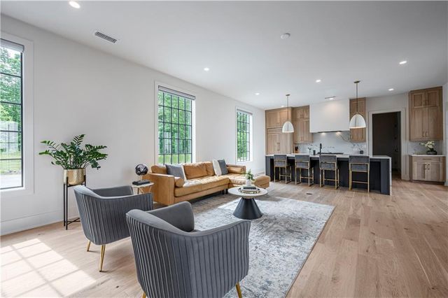 280 4th Street, Fayetteville, GA 30214