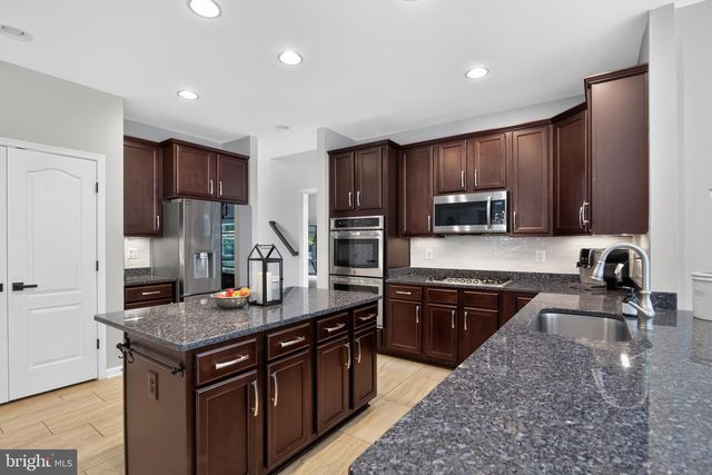 526 FAIR HAVENS LN, Fredericksburg, VA 22406