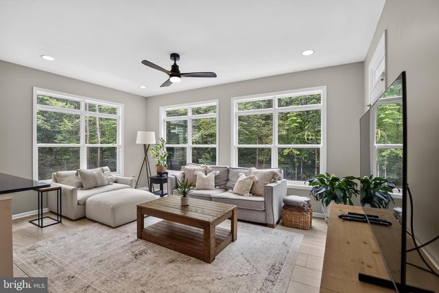 526 FAIR HAVENS LN, Fredericksburg, VA 22406