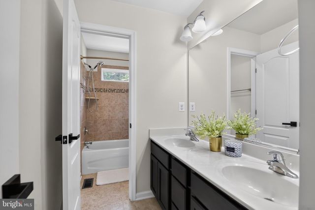 526 FAIR HAVENS LN, Fredericksburg, VA 22406