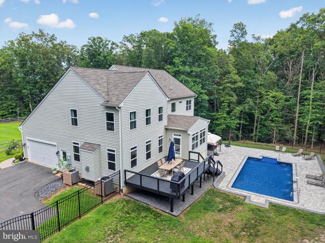 526 FAIR HAVENS LN, Fredericksburg, VA 22406