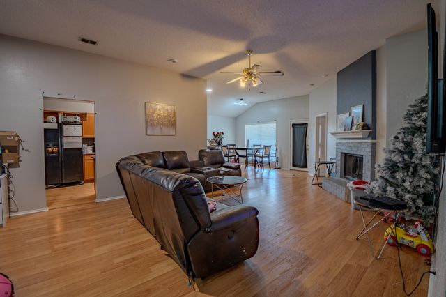 2401 Kelton Street, Fort Worth, TX 76133