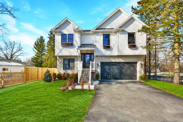 28722 N Madison Avenue, Wauconda, IL 60084