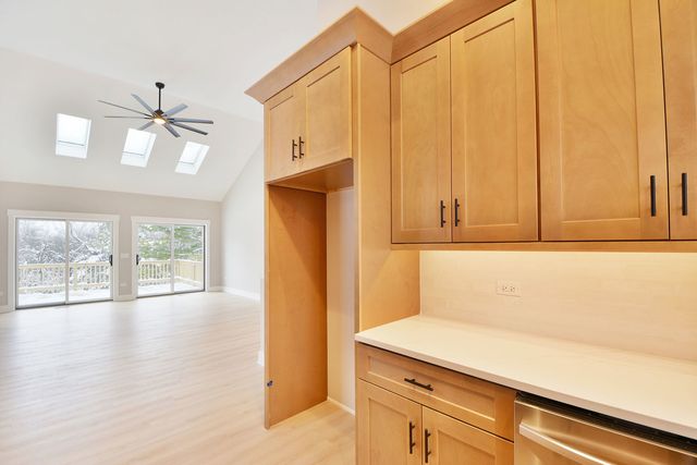 28722 N Madison Avenue, Wauconda, IL 60084