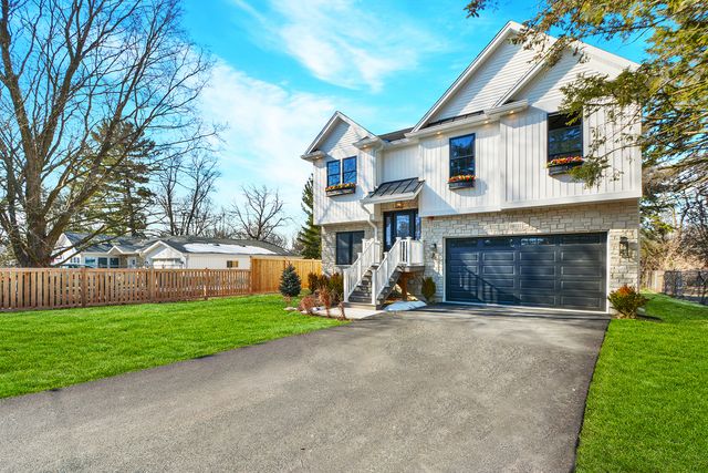 28722 N Madison Avenue, Wauconda, IL 60084