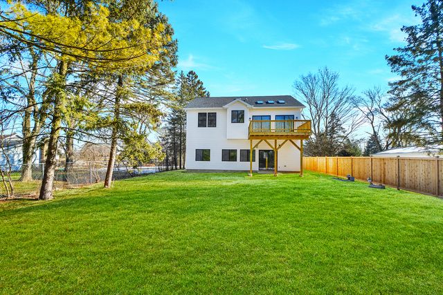 28722 N Madison Avenue, Wauconda, IL 60084