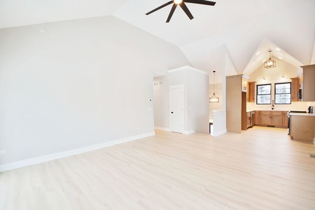 28722 N Madison Avenue, Wauconda, IL 60084