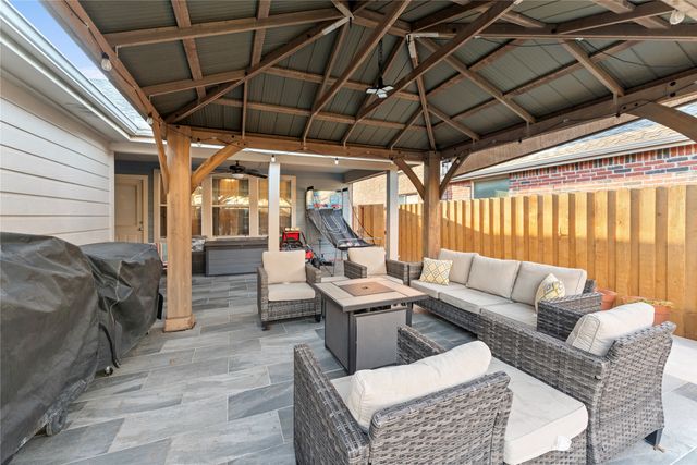 9225 Conestoga Drive, Fort Worth, TX 76131