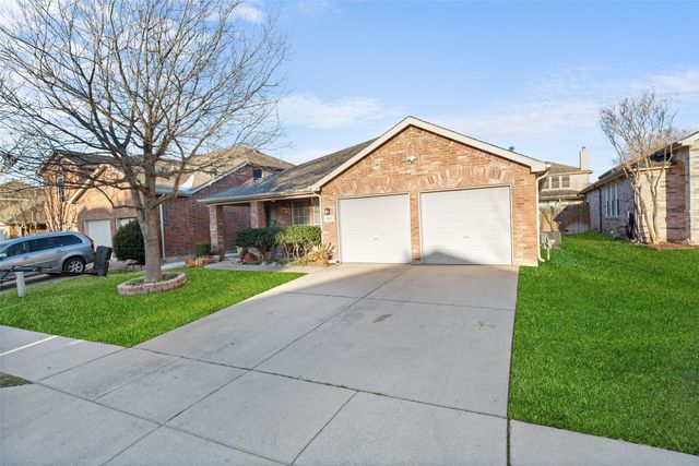9225 Conestoga Drive, Fort Worth, TX 76131