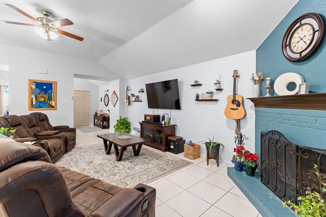 9225 Conestoga Drive, Fort Worth, TX 76131