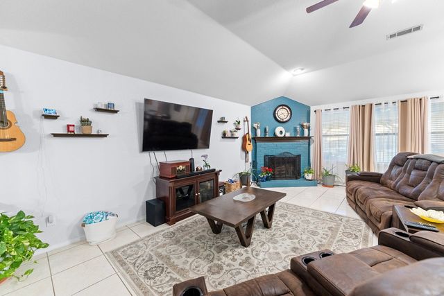9225 Conestoga Drive, Fort Worth, TX 76131