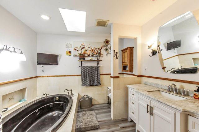 101 Bayou Bend Dr, Houma, LA 70364