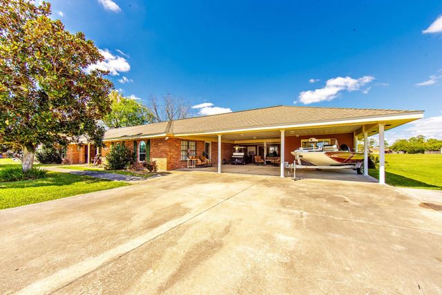 101 Bayou Bend Dr, Houma, LA 70364