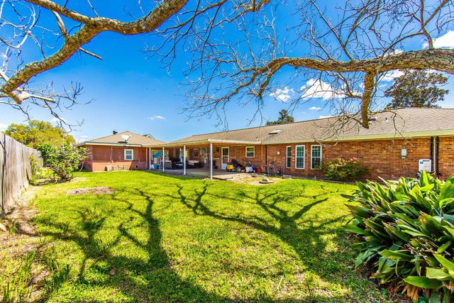 101 Bayou Bend Dr, Houma, LA 70364