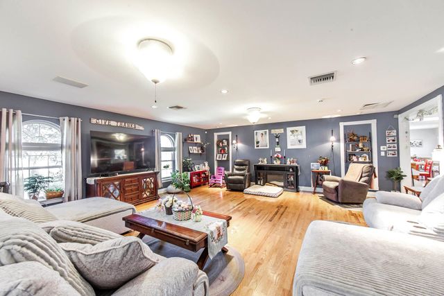 101 Bayou Bend Dr, Houma, LA 70364