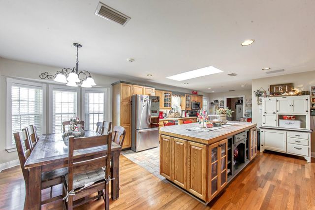 101 Bayou Bend Dr, Houma, LA 70364