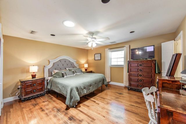 101 Bayou Bend Dr, Houma, LA 70364