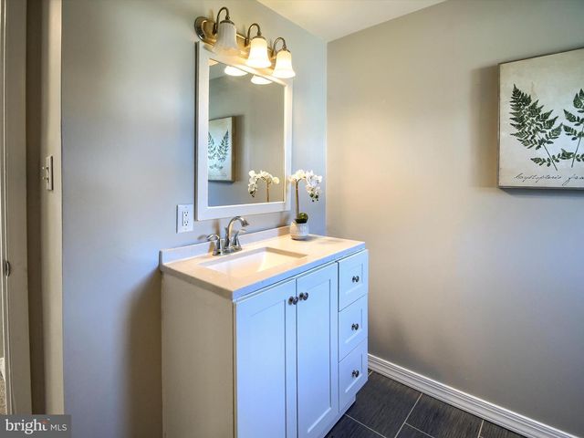 491 N MILL RD, Kennett Square, PA 19348