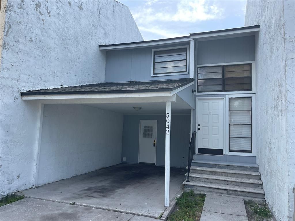 5042 TERRACE VILLAGE LANE, Tampa, FL 33617