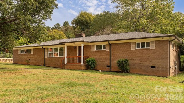 6400 Elmwood Circle, Charlotte, NC 28214