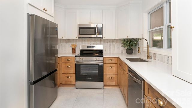 6400 Elmwood Circle, Charlotte, NC 28214