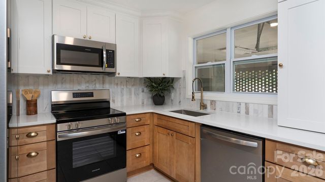 6400 Elmwood Circle, Charlotte, NC 28214