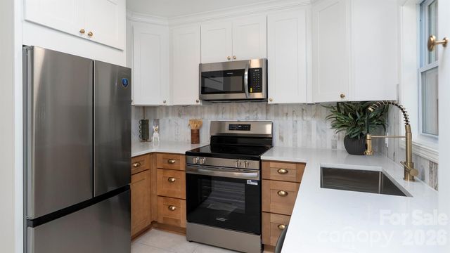 6400 Elmwood Circle, Charlotte, NC 28214
