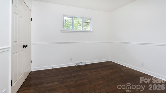 6400 Elmwood Circle, Charlotte, NC 28214