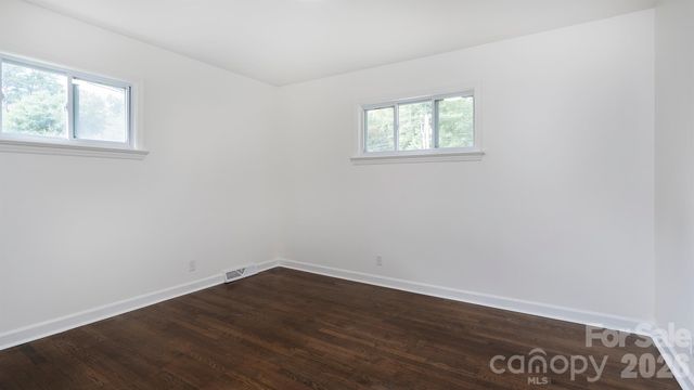 6400 Elmwood Circle, Charlotte, NC 28214