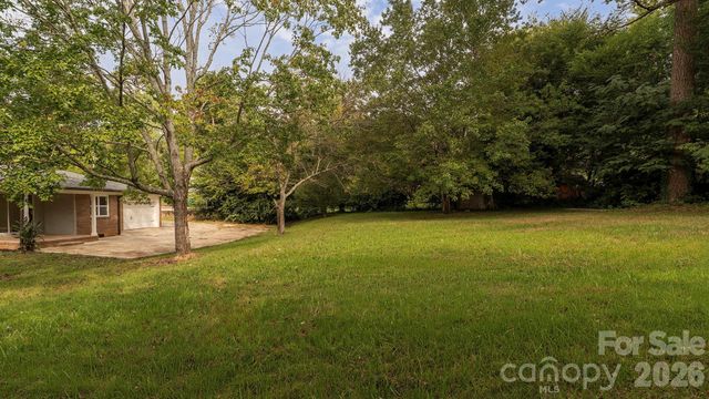 6400 Elmwood Circle, Charlotte, NC 28214