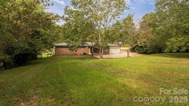 6400 Elmwood Circle, Charlotte, NC 28214