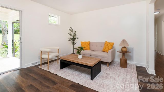 6400 Elmwood Circle, Charlotte, NC 28214