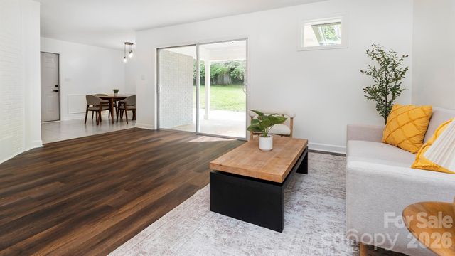 6400 Elmwood Circle, Charlotte, NC 28214
