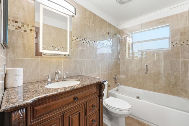5787 SW 57th Way, Davie, FL 33314