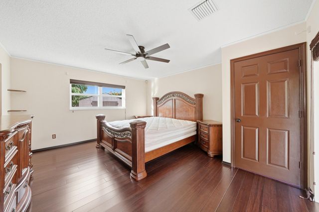 5787 SW 57th Way, Davie, FL 33314