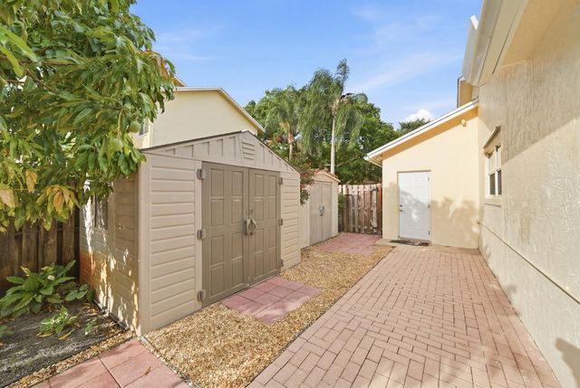 5787 SW 57th Way, Davie, FL 33314