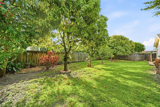5787 SW 57th Way, Davie, FL 33314
