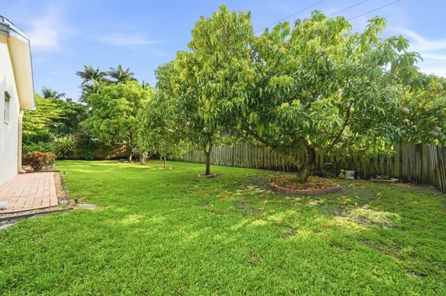 5787 SW 57th Way, Davie, FL 33314