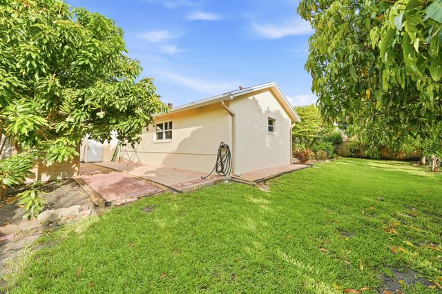 5787 SW 57th Way, Davie, FL 33314