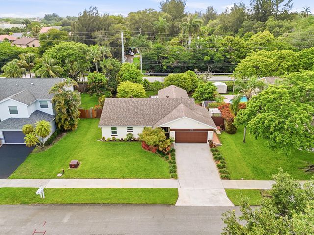 5787 SW 57th Way, Davie, FL 33314