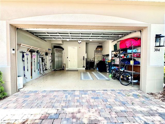 6438 Legacy CIR 304, Naples, FL 34113