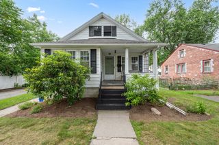 5 Dorset St, Worcester, MA 01602