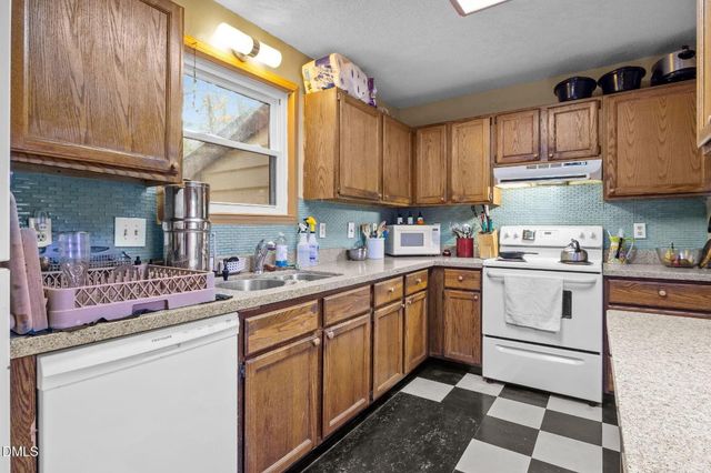 2 Drakesway Court, Durham, NC 27713