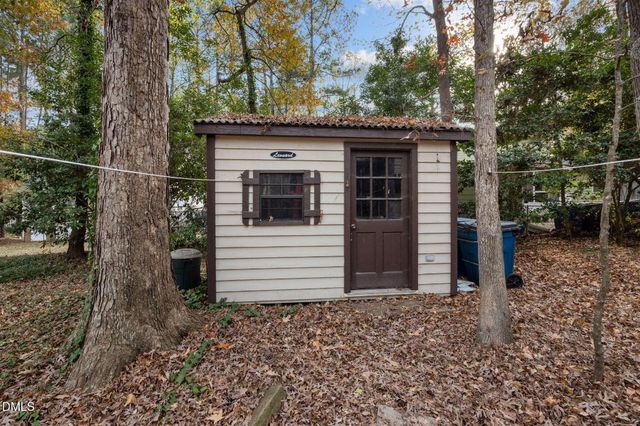 2 Drakesway Court, Durham, NC 27713