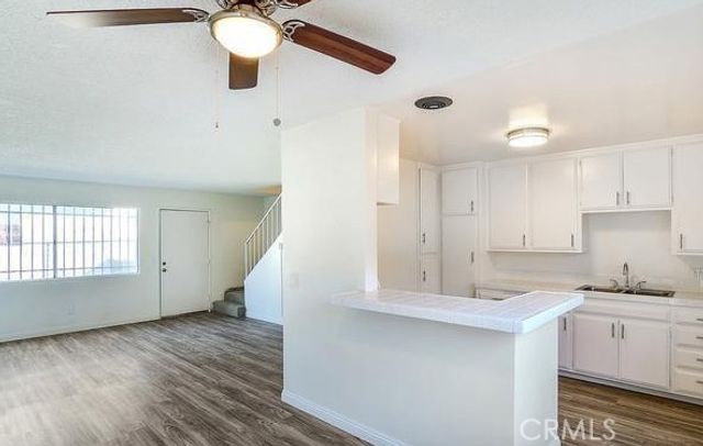 1238 W 87th 1, Los Angeles, CA 90044