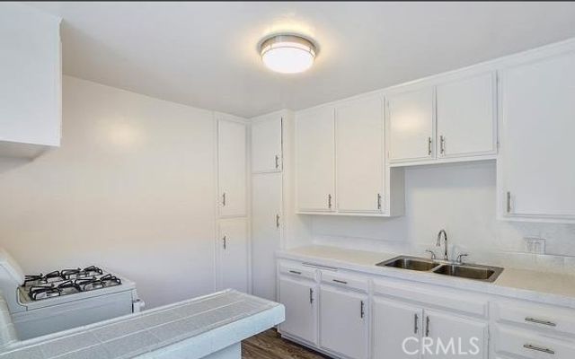 1238 W 87th 1, Los Angeles, CA 90044