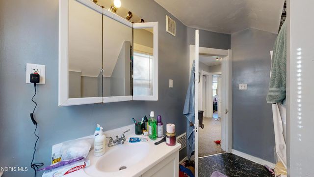 823 Toronto Avenue, Toledo, OH 43609