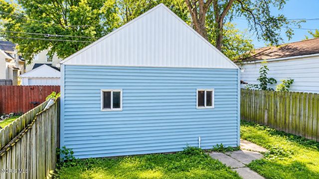 823 Toronto Avenue, Toledo, OH 43609