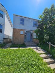 1013 W Keefe AVENUE, Milwaukee, WI 53206