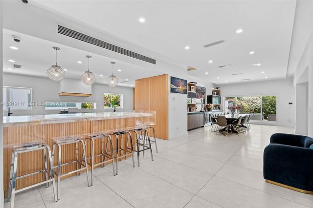 3748 Prairie Ave, Miami Beach, FL 33140
